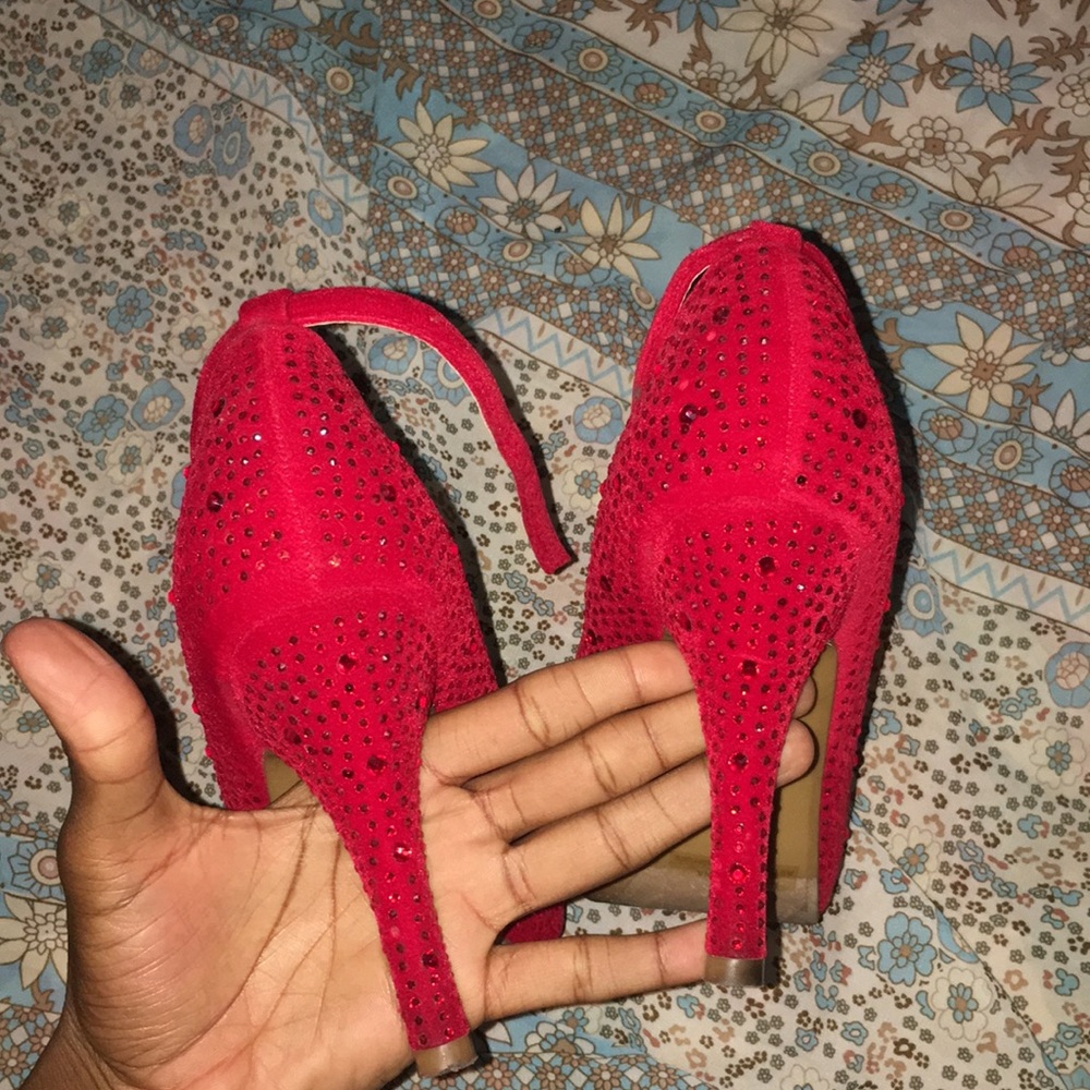 Velvet Red Diamond Shoes - Picture 4 of 8
